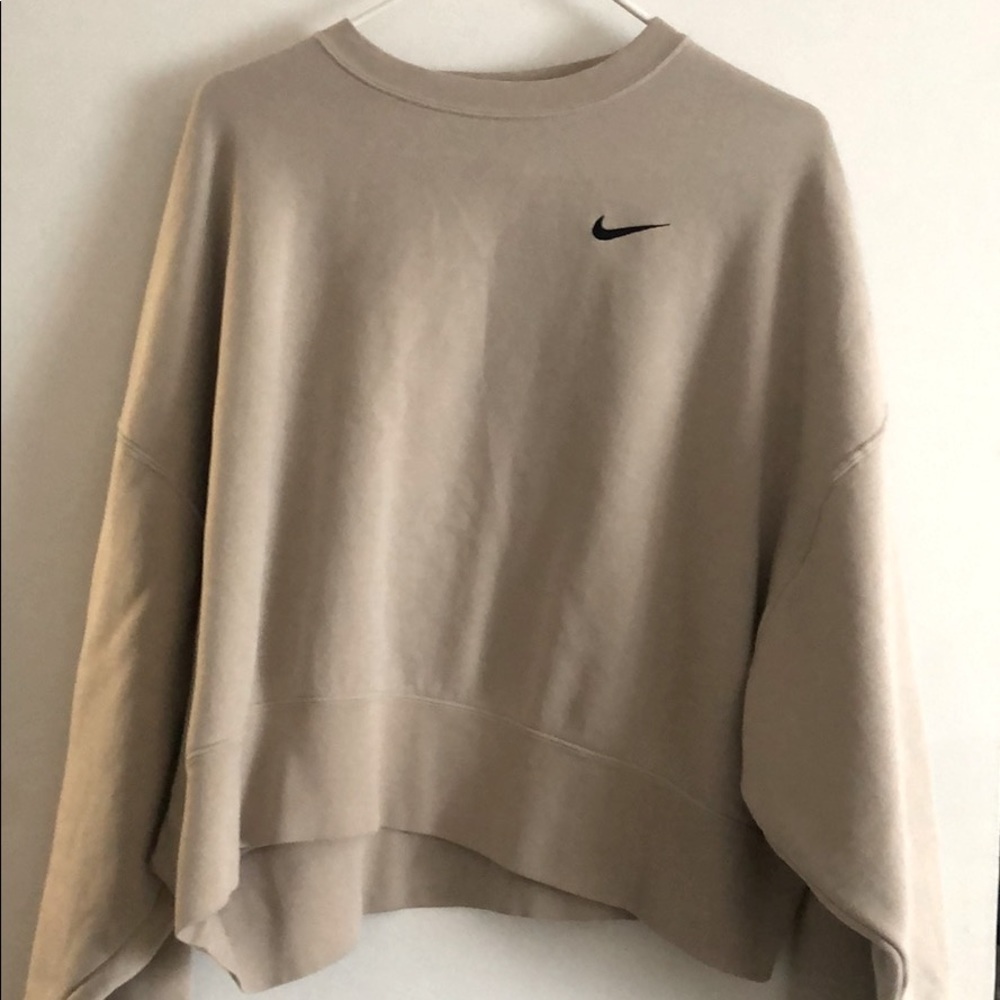 cropped nike crew